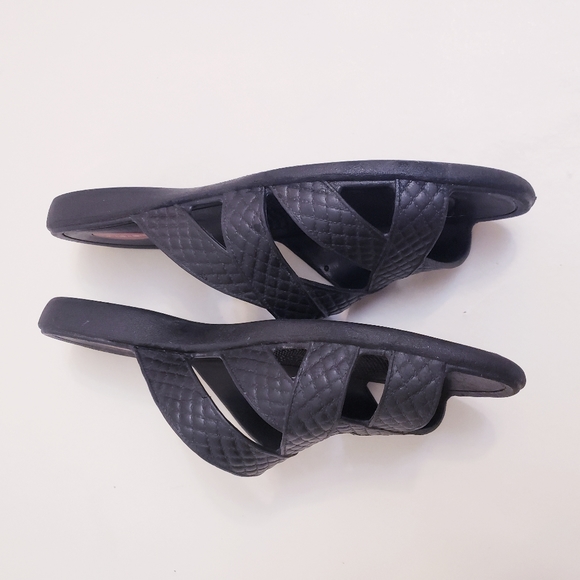 Okabashi Cross Strap Eco-Friendly, Waterproof Black Slide Sandals, Size L - Picture 3 of 8